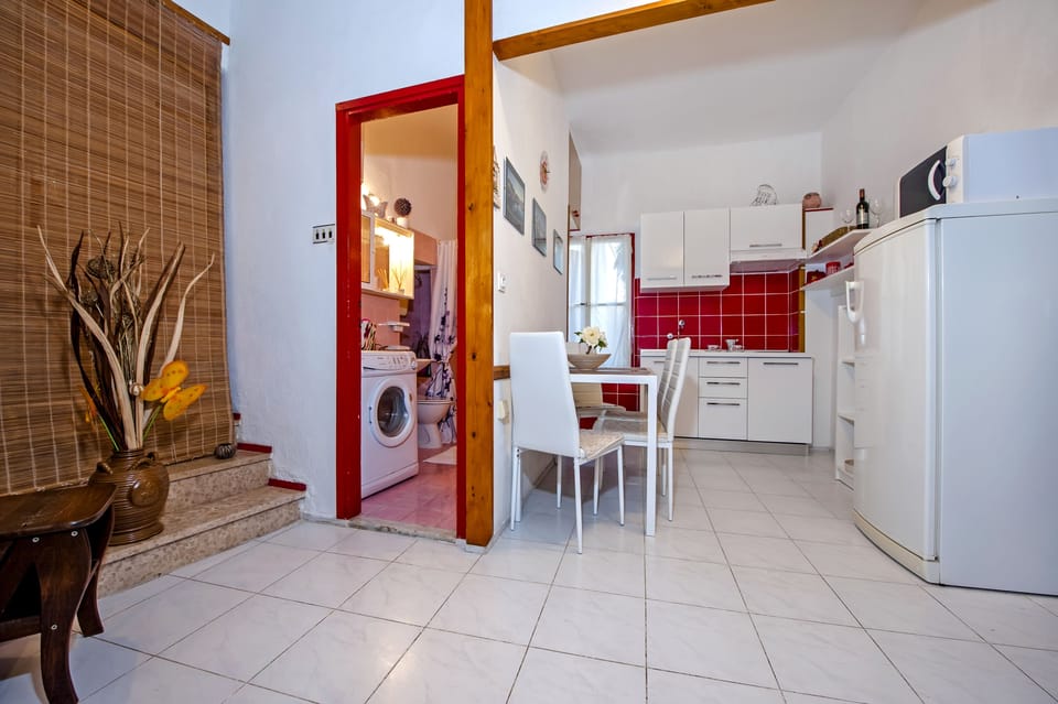 Basic Apartment, 1 Bedroom | Interior
