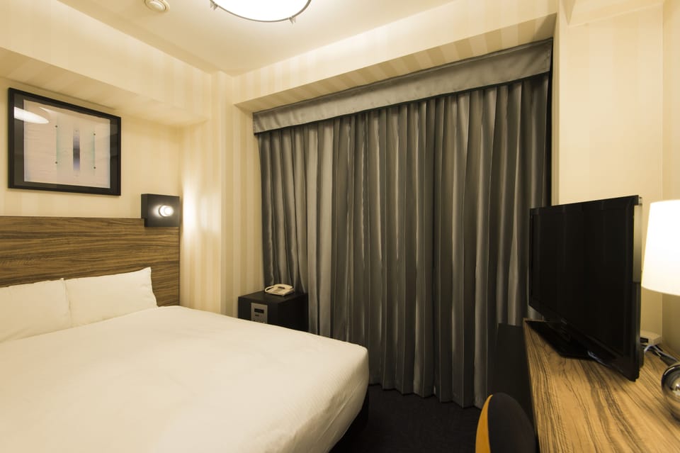 ReFa Collaboration Room, Non Smoking | In-room safe, iron/ironing board, free wired internet, bed sheets