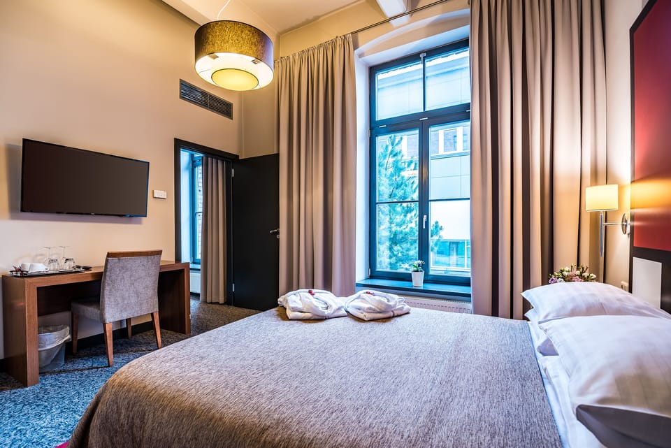 Pillowtop beds, minibar, in-room safe, desk