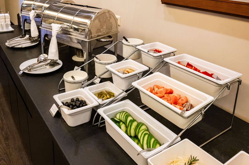 Daily buffet breakfast for a fee
