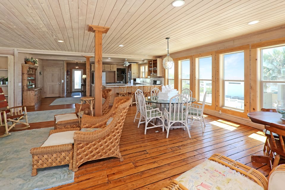 Sitting Area, Dining & Kitchen