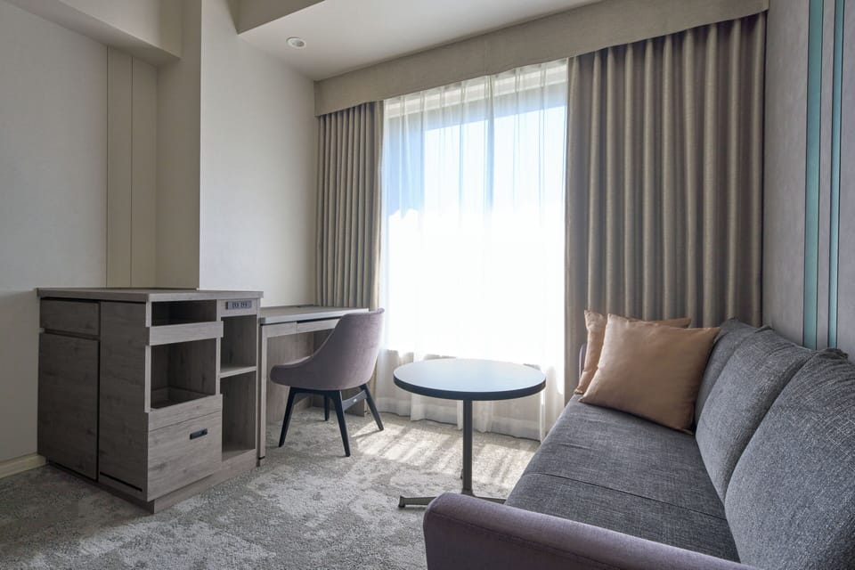Deluxe King Room (30sqm) Separate bath and toilet for 3 people - Non-Smoking | In-room safe, blackout drapes, soundproofing, iron/ironing board