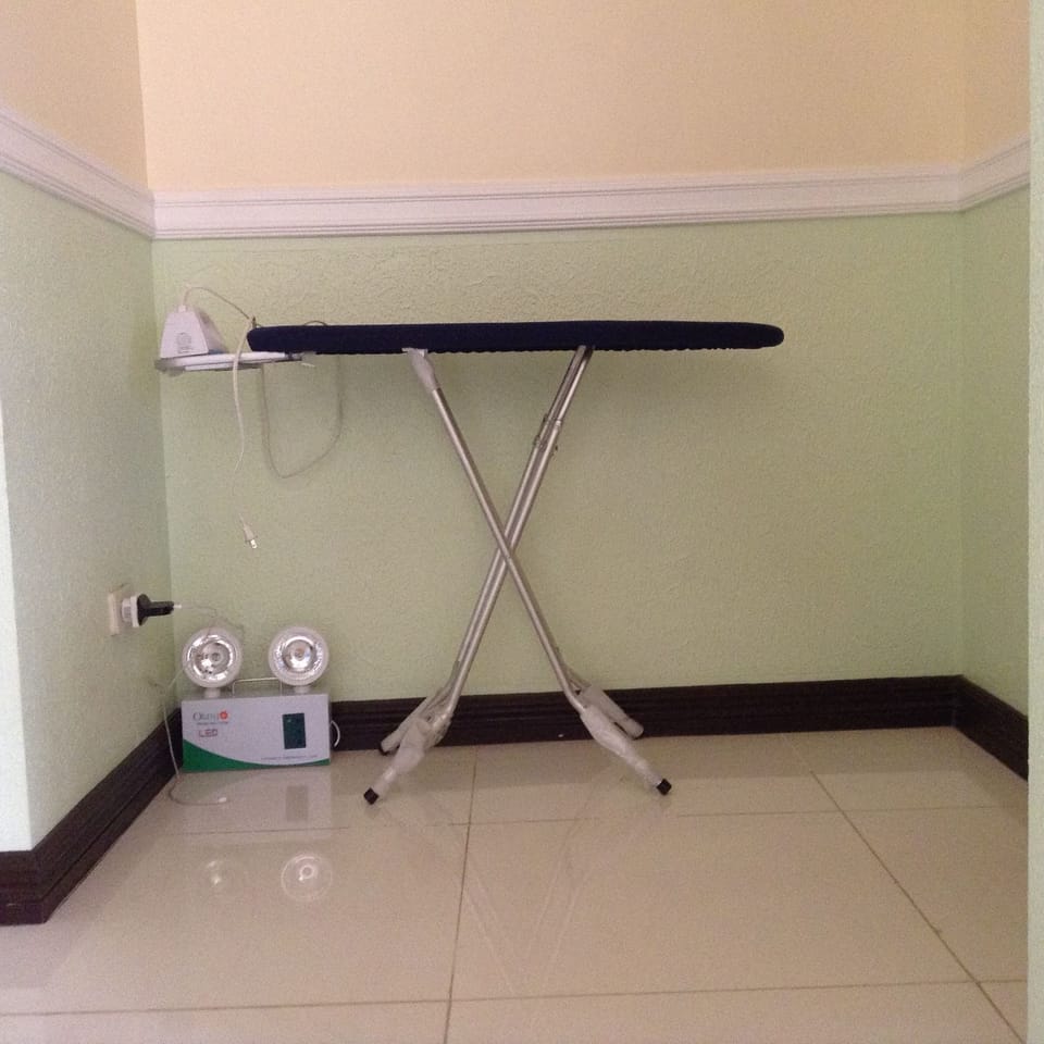 4 Bedroom House | Iron/ironing board