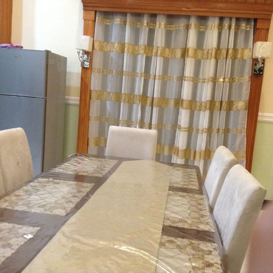 4 Bedroom House | In-room dining