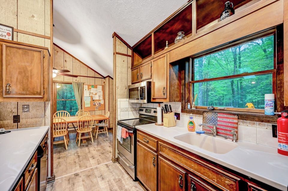 Kitchen / dining area