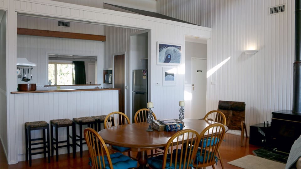 Looking into dining / kitchen area