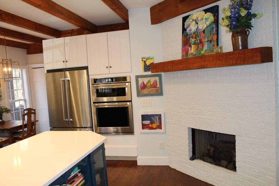 Another kitchen view.  We have plenty of plates, glasses and appliances