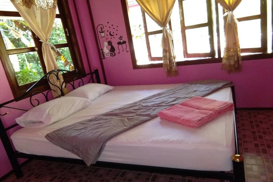 Grand House (Tuktan 1) | Free WiFi, bed sheets