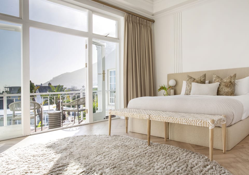 Minibar, in-room safe, individually decorated, individually furnished