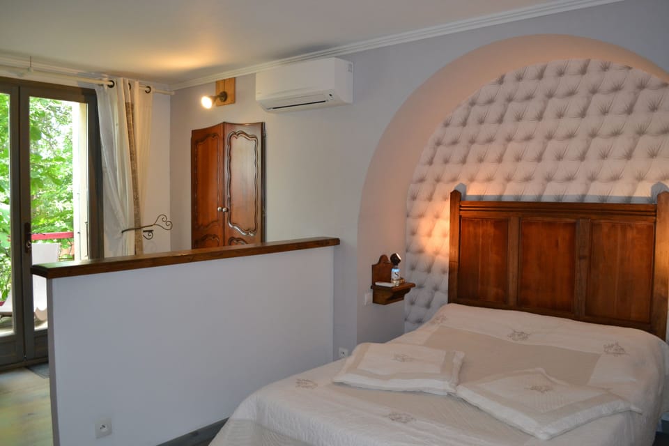 Double Room, Non Smoking (Bleue) | Soundproofing, WiFi (free), individually decorated