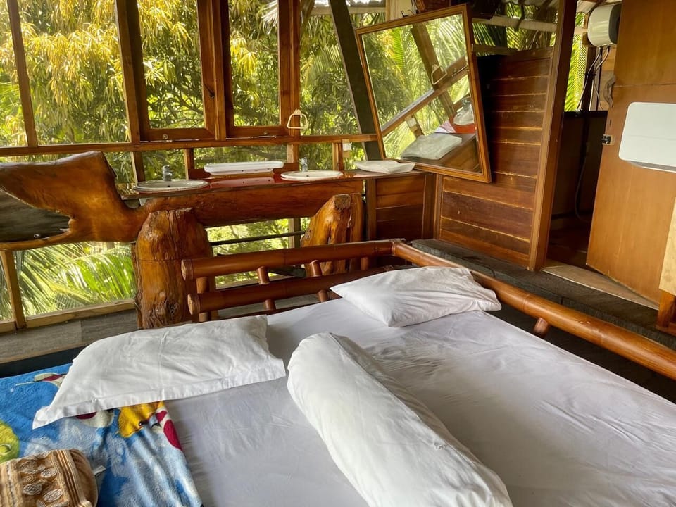 Signature Suite | Individually decorated, individually furnished, soundproofing, free WiFi