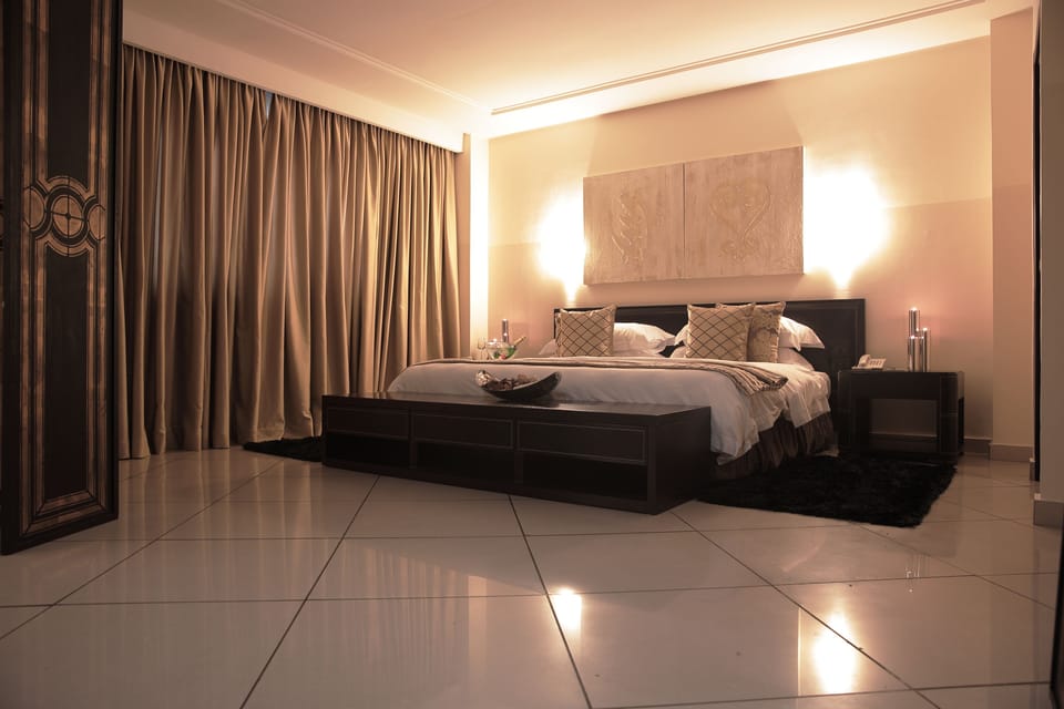 Suite | Minibar, in-room safe, desk, soundproofing