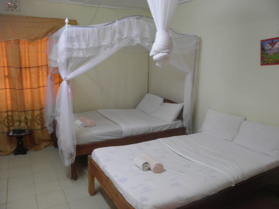 Desk, blackout drapes, free WiFi, bed sheets
