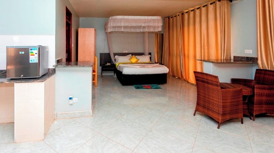 Executive Studio Suite | Premium bedding, memory foam beds, individually decorated, desk