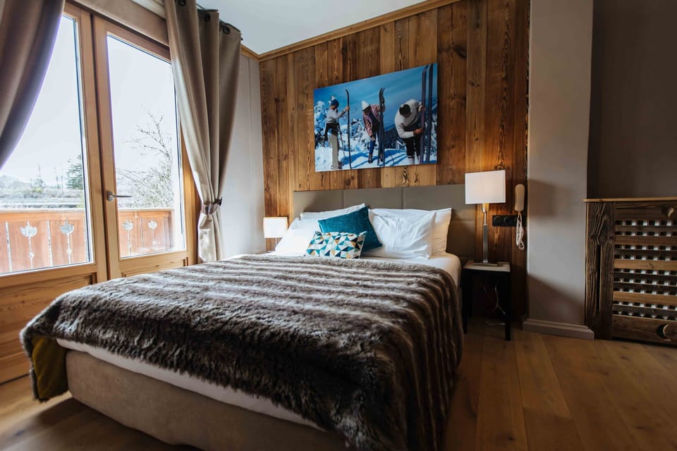 Egyptian cotton sheets, premium bedding, in-room safe