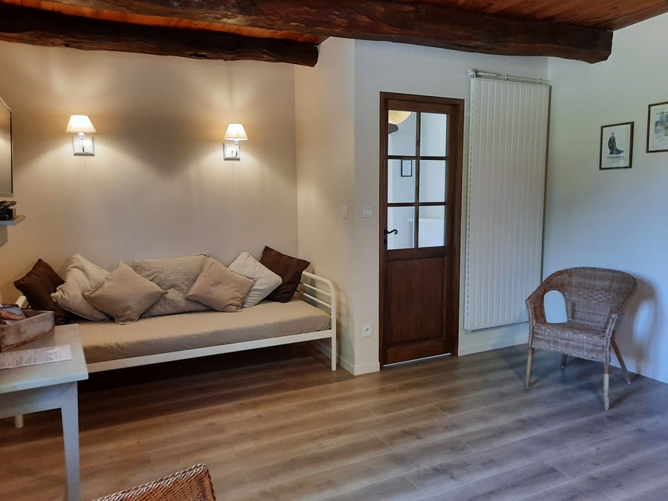 Family Room, Non Smoking (Eugénie) | Extra beds