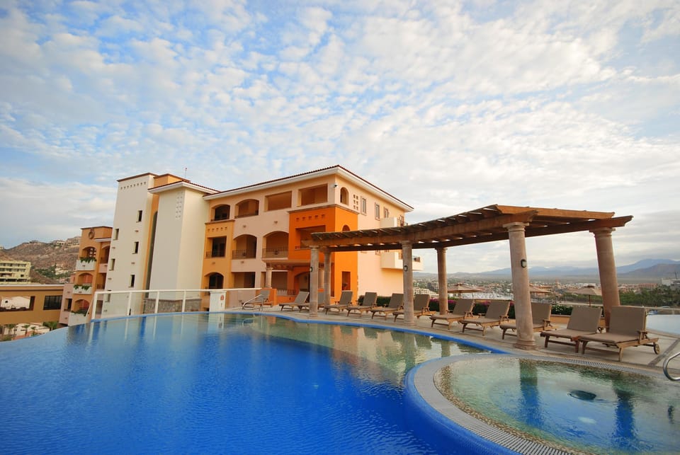 Infinity pool