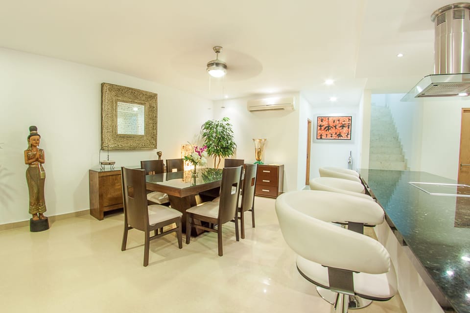 Apartment, 2 Bedrooms | In-room dining
