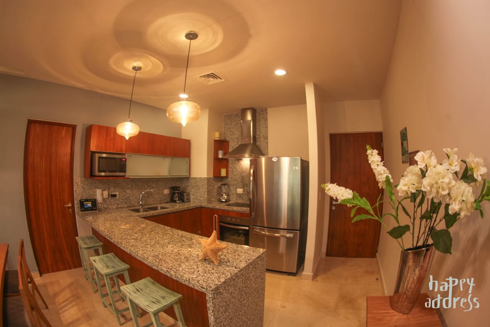 Apartment, 3 Bedrooms | Private kitchen | Fridge, microwave, stovetop, cookware/dishes/utensils