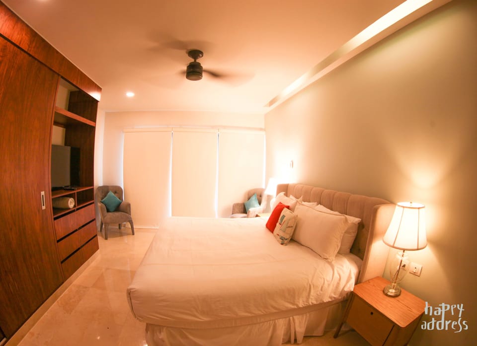 Fabulous 3BR Condo steps away from 5th Avenue and beach by Happy Adddress Apartment in Playa del Carmen