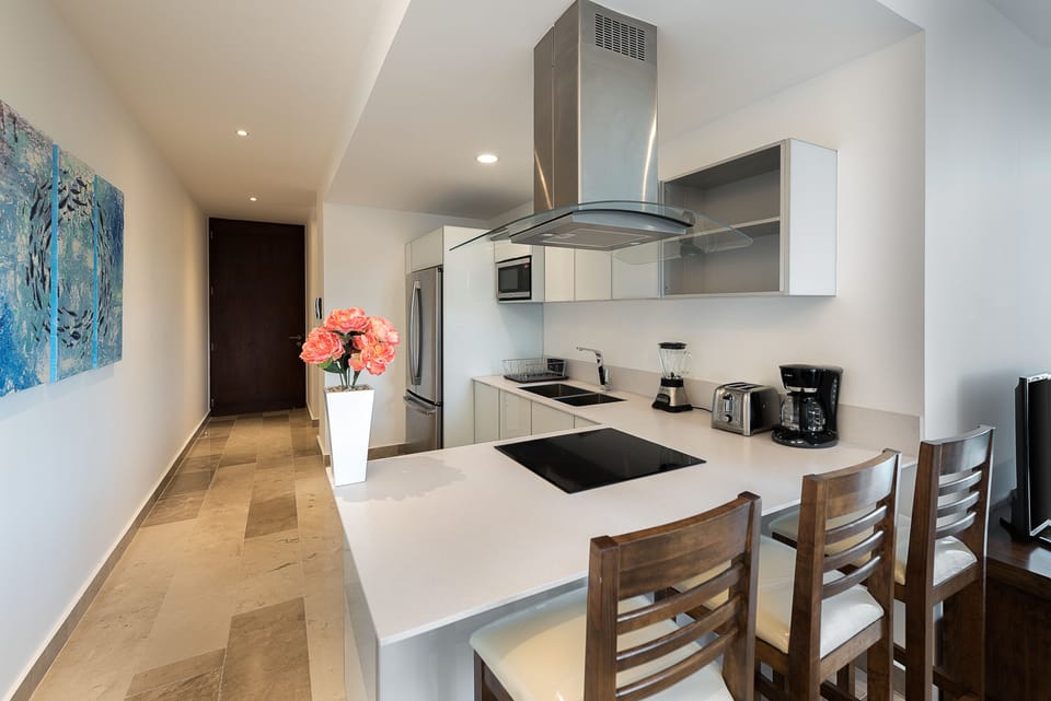 Apartment, 1 Bedroom | Private kitchen | Fridge, microwave, stovetop, cookware/dishes/utensils