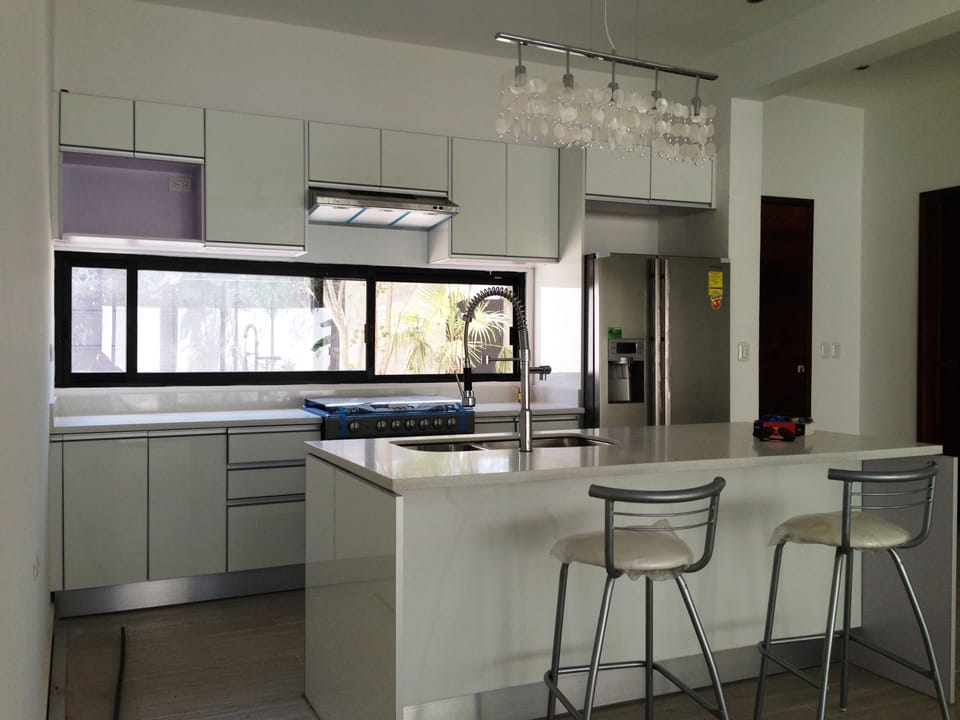 House, 3 Bedrooms | Private kitchen | Fridge, microwave, stovetop, cookware/dishes/utensils