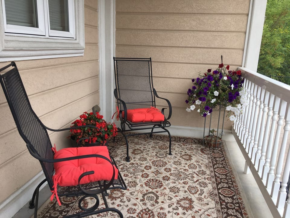 Side porch