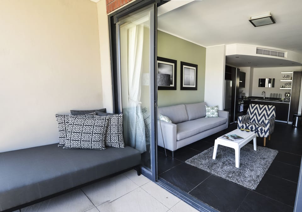 Indoor/outdoor living
