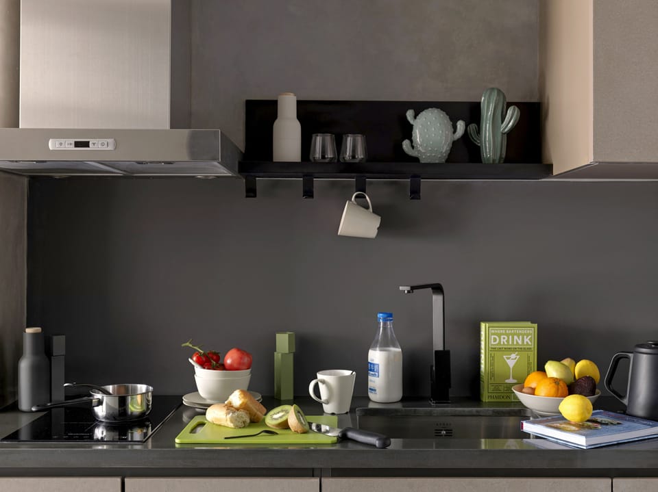 Hutong Suite | Private kitchen | Coffee/tea maker, fridge, shared microwave, electric kettle