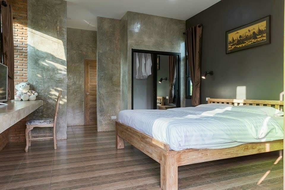 Standard Room | Minibar, iron/ironing board, free WiFi