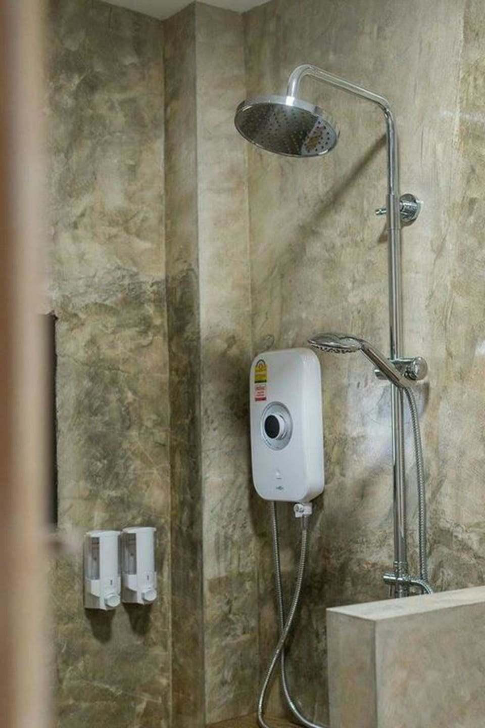 Standard Room | Bathroom shower