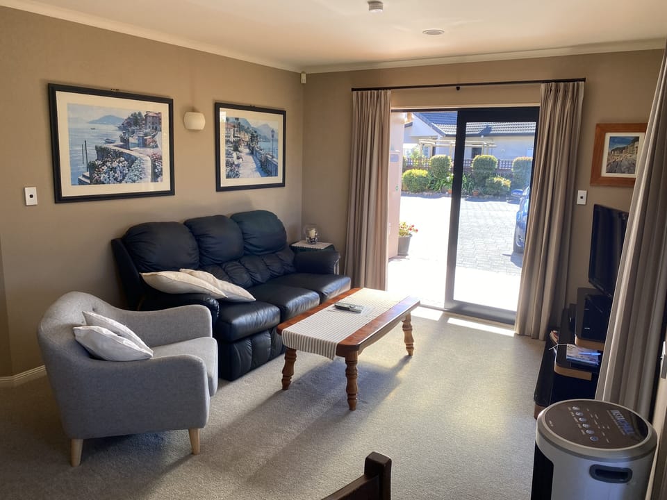 Sunny lounge 