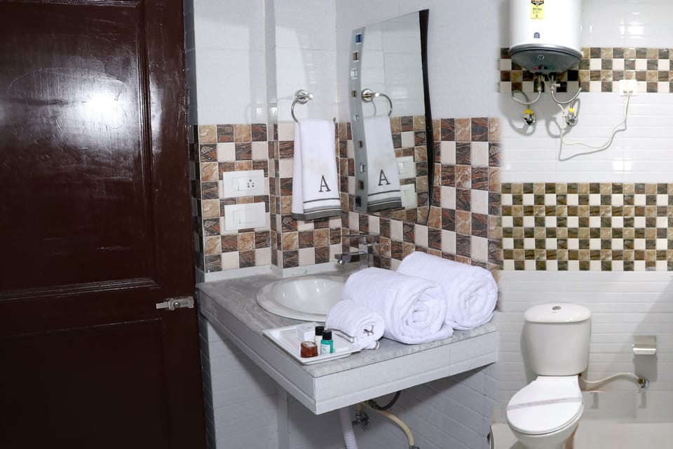 1 bedroom, Egyptian cotton sheets, premium bedding