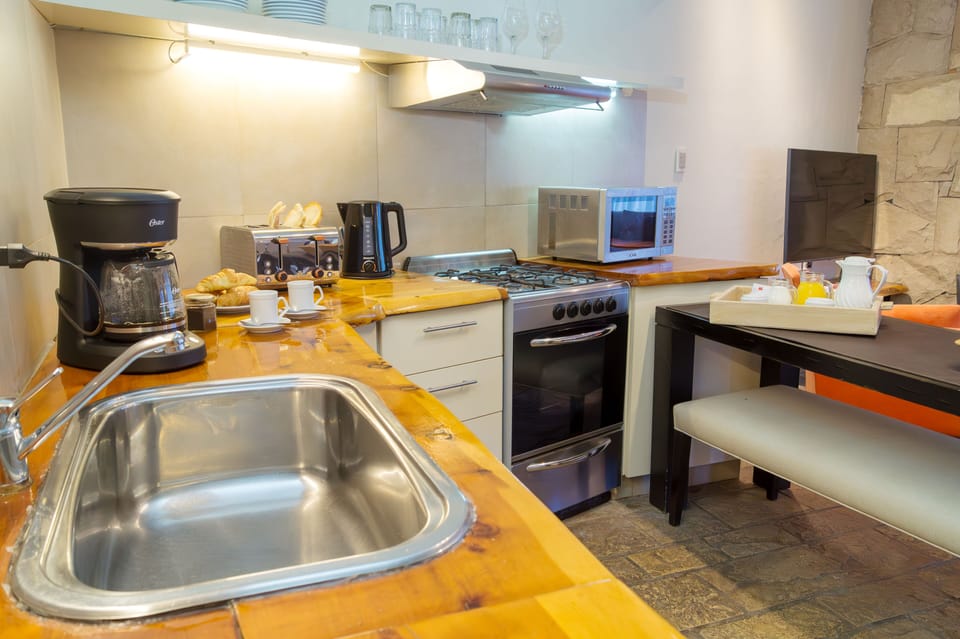 Deluxe Room, Multiple Beds, Mountain View (Luxury Residence 4 Bedr 3 Bath) | Private kitchen | Microwave, stovetop, coffee/tea maker, toaster