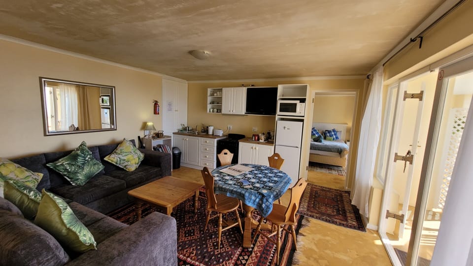 Apartment, 2 Bedrooms, Garden Area | Private kitchen | Coffee/tea maker, electric kettle, toaster