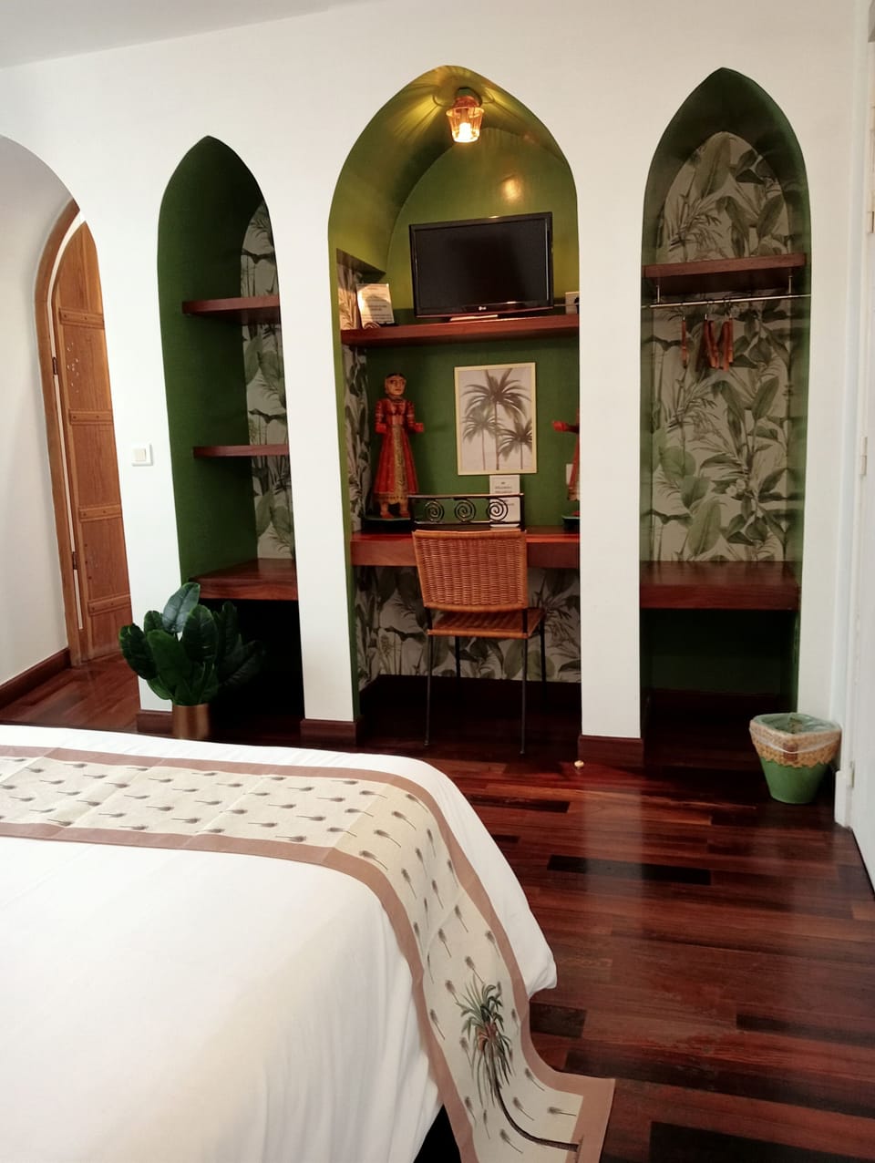 BALI | Desk, soundproofing, iron/ironing board (on request), WiFi (free)