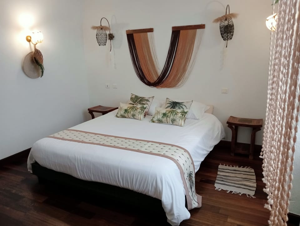 BALI | Desk, soundproofing, iron/ironing board (on request), WiFi (free)