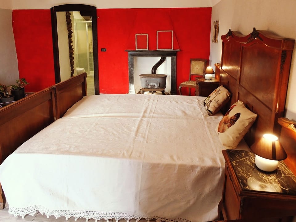 Double or Twin Room | Blackout drapes, bed sheets