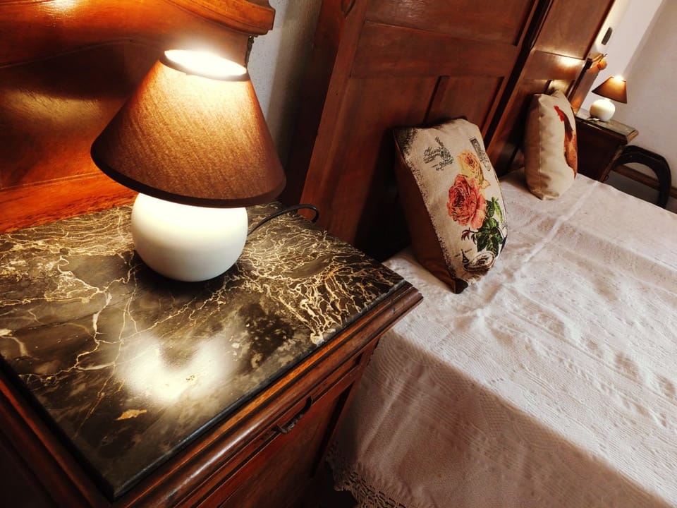 Double or Twin Room | Blackout drapes, bed sheets