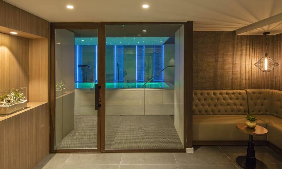Couples treatment rooms, body treatments, body wraps, body scrubs
