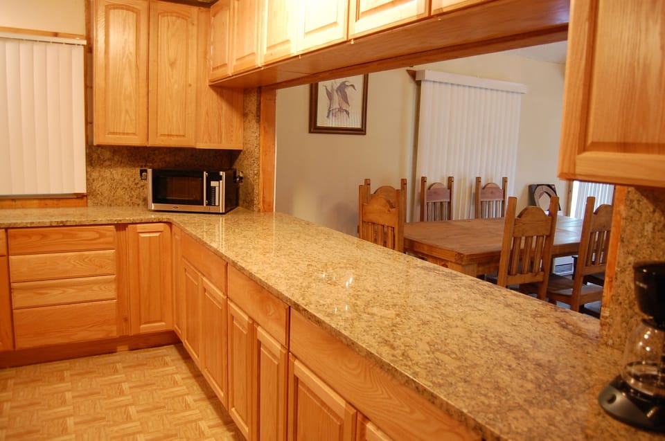 Kitchen bar