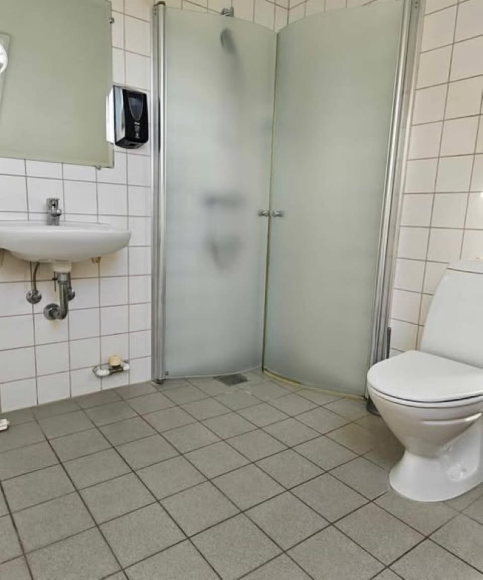 Double or Twin Room, Shared Bathroom | Bathroom | Shower, hair dryer, towels