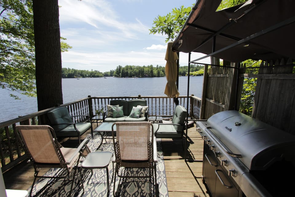 Another view of the deck