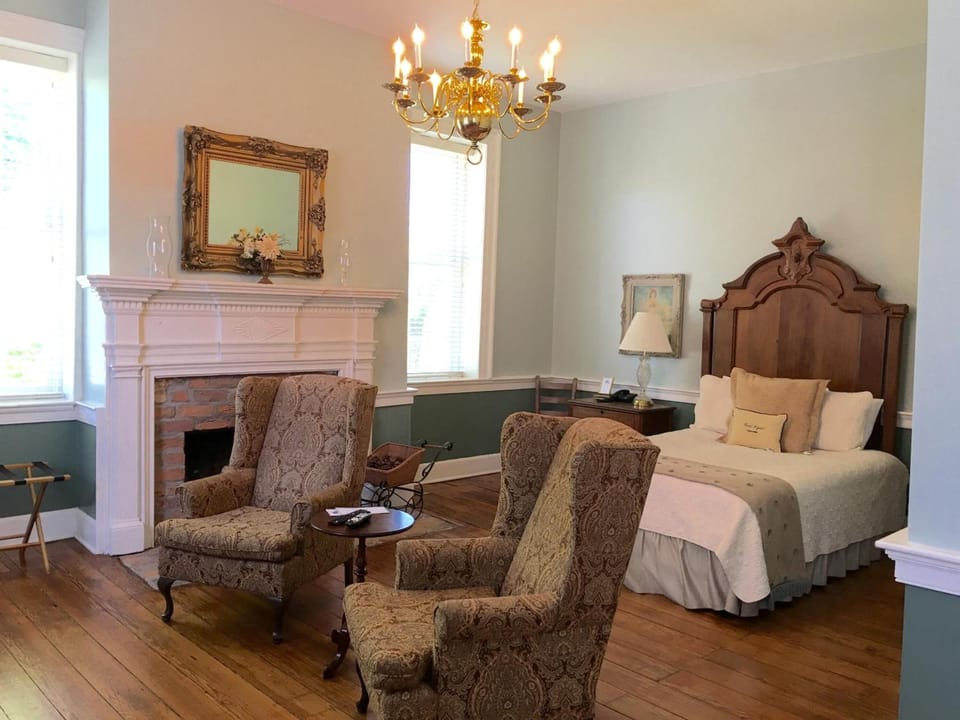 Desk, iron/ironing board, free WiFi, wheelchair access