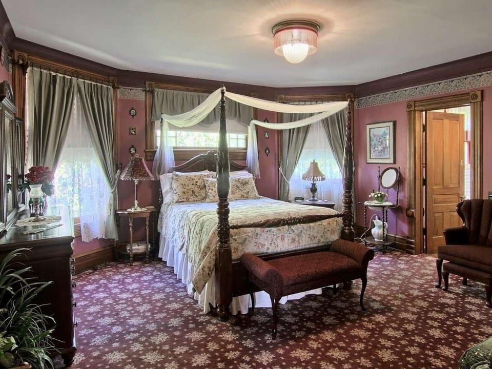 Standard Double Room, Ensuite (Blossom Room)