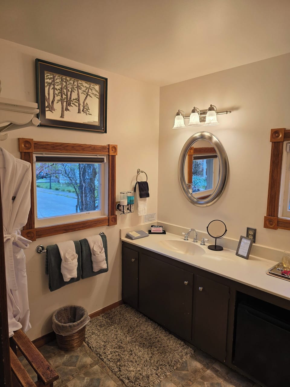 Cottage, Private Bathroom (#4 Sasquatch Room) | Bathroom | Separate tub and shower, jetted tub, free toiletries, hair dryer