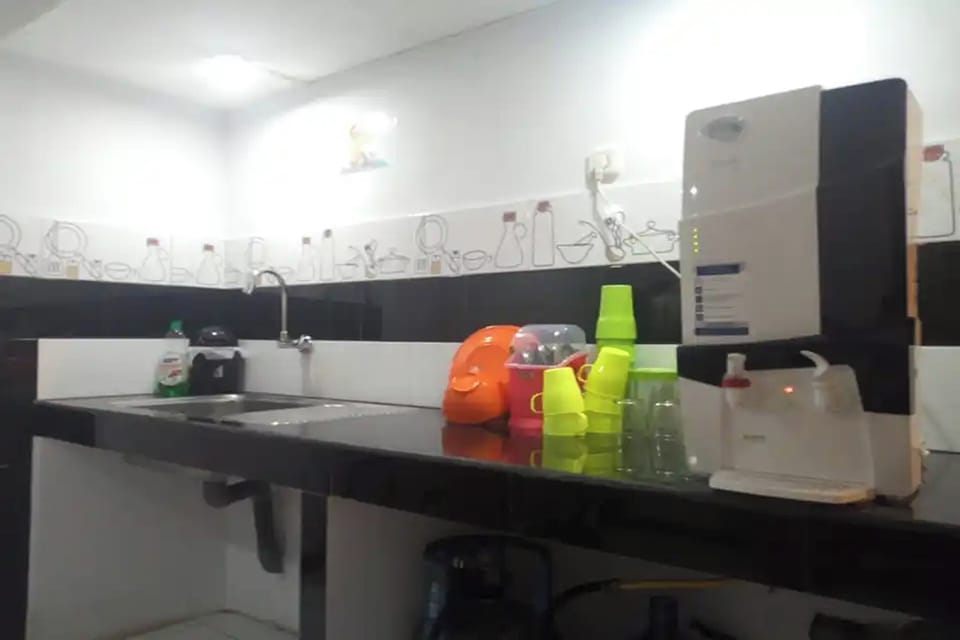 Cookware/dishes/utensils