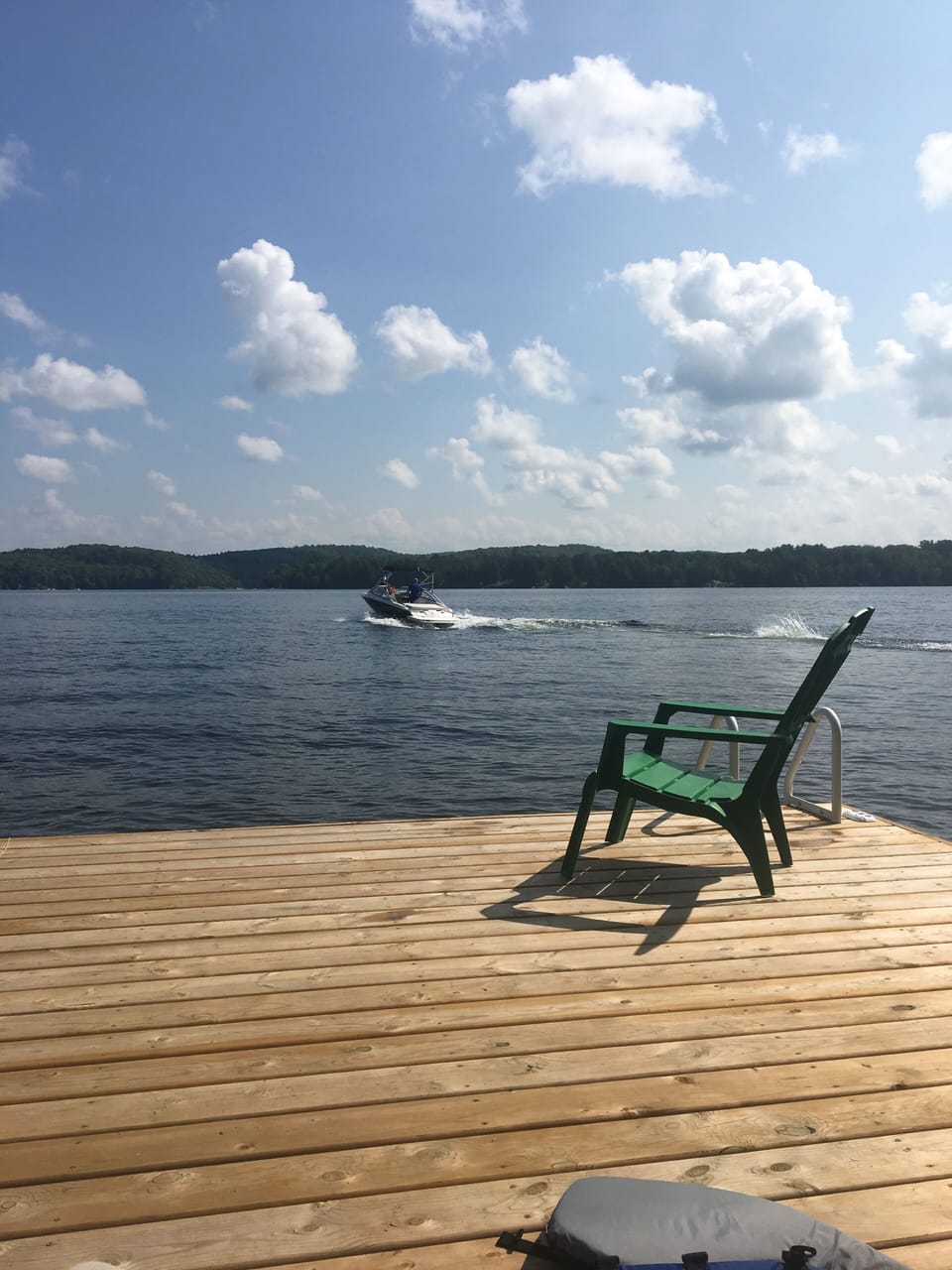 Muskoka, Cozy 2 Bedroom / 2 Bathroom Cottage located on the coveted Lake of Bay Cottage in Lake of Bays