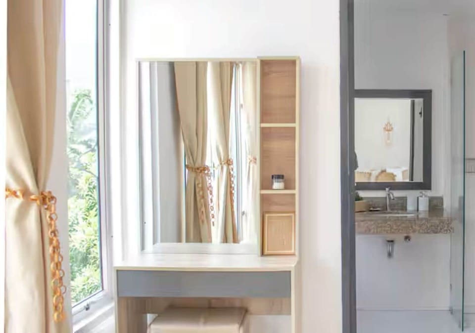Deluxe Double Room with Bath | In-room safe, desk, blackout drapes, free WiFi