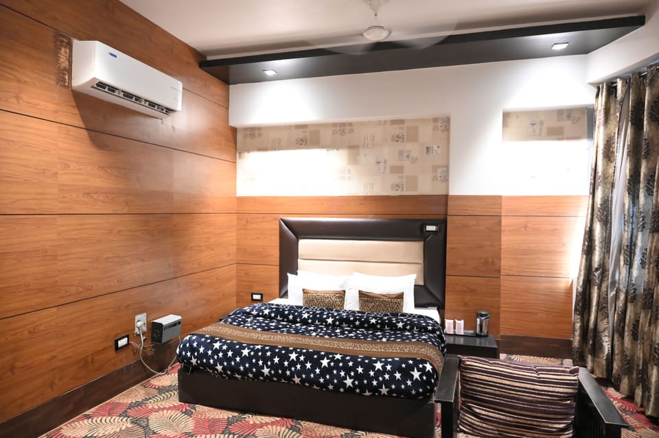 In-room safe, desk, soundproofing, iron/ironing board